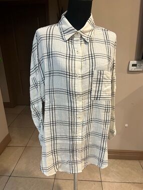 Blu Pepper Cream and Black Striped Button-Up Shirt